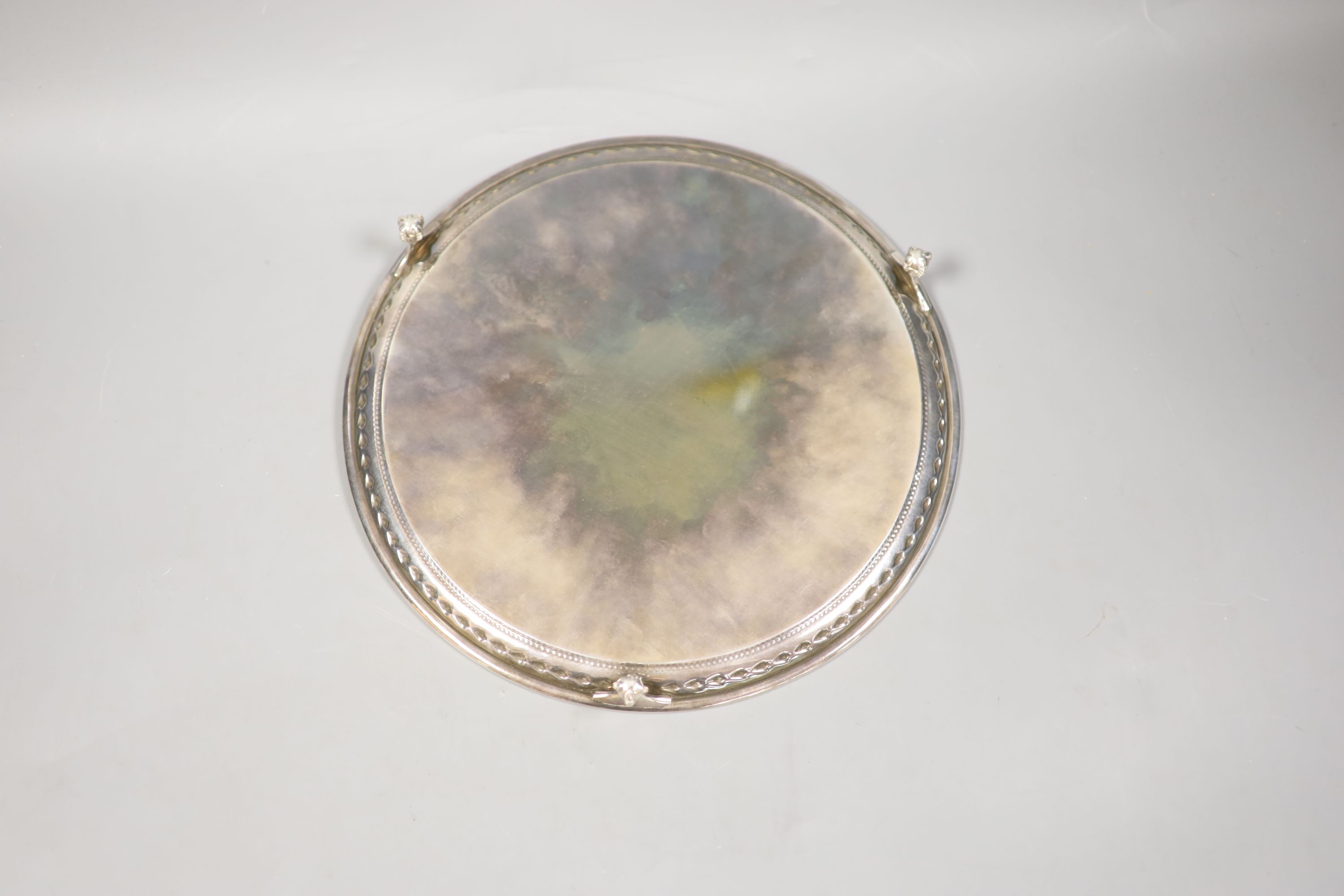 A modern pierced circular silver salver, James Dixon & Sons, Sheffield, 1977, 25.5cm